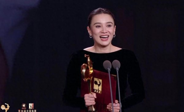 体育游戏app平台        黄晓明站在一旁-云开·体育